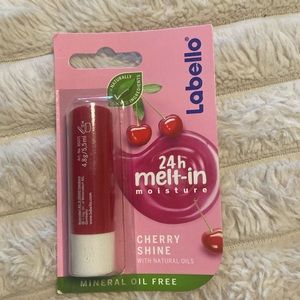 Labello chapstick cherry